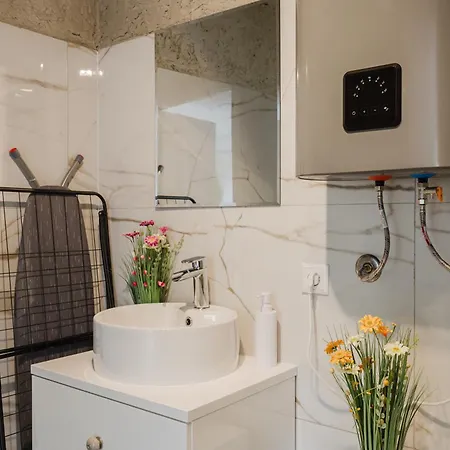 Grunwald Raszynska Bright By Bookinghost Poznań