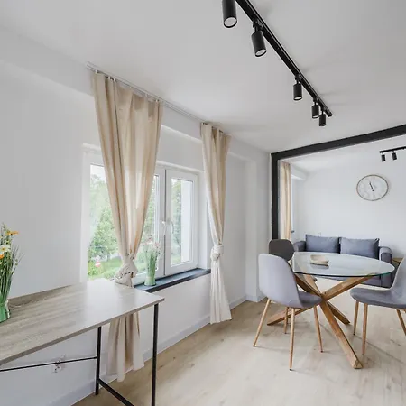 Grunwald Raszynska Bright By Bookinghost Poznań