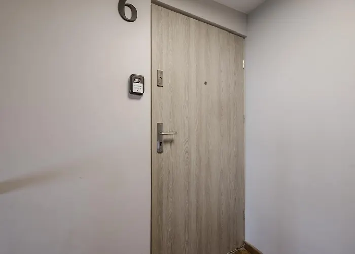 Grunwald Raszynska Bright By Bookinghost 아파트