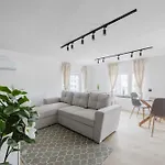 Apartment Grunwald Raszynska Bright By Bookinghost
