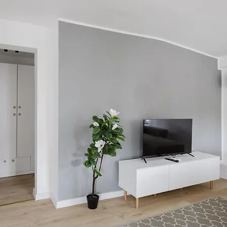 Apartment Grunwald Raszynska Bright By Bookinghost Poznan