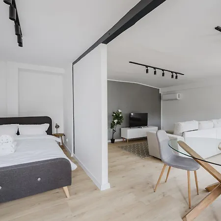 Apartment Grunwald Raszynska Bright By Bookinghost