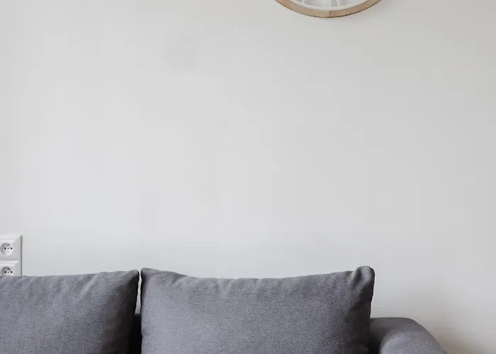 Grunwald Raszynska Bright By Bookinghost * Poznań