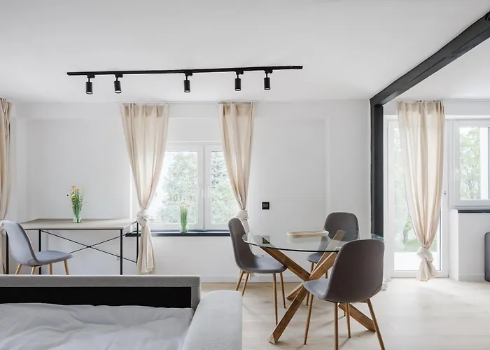 Apartment Grunwald Raszynska Bright By Bookinghost